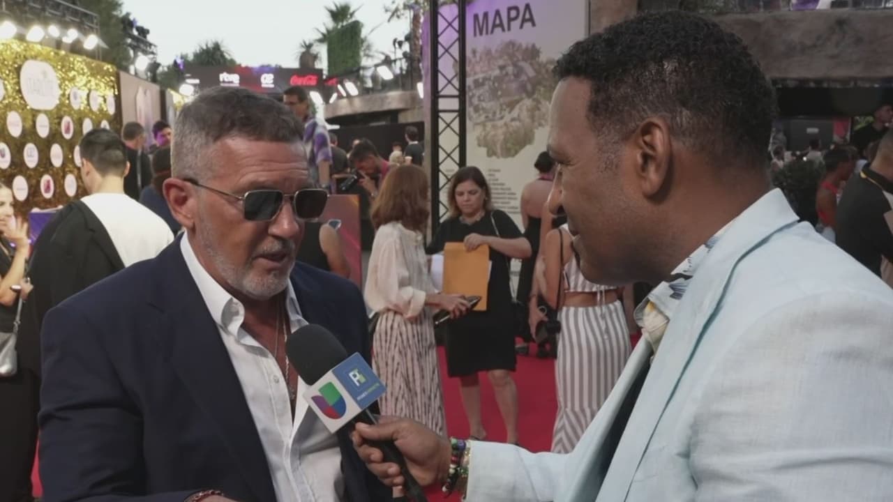 Pasarela de famosos en la alfombra roja de los Premios Juventud 2026 en Europa