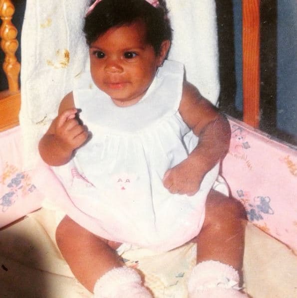 Desde niña sus ojos expresivos la han acompañado.