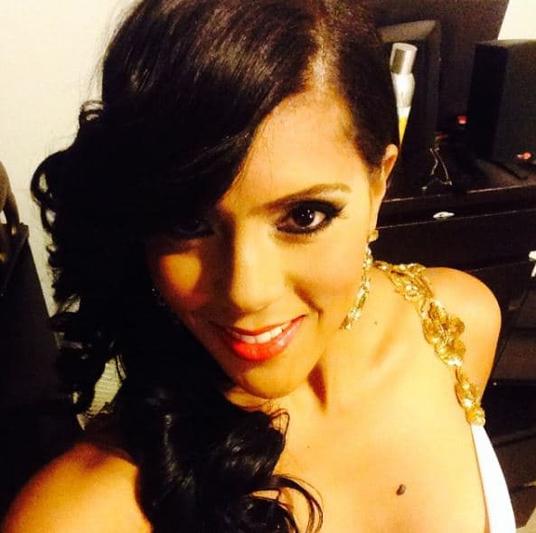 El haber entrado al mundo de la televisión también le ha brindado la posibilidad de mejorar sus habilidades y brillar con luz propia en un medio tan complicado.