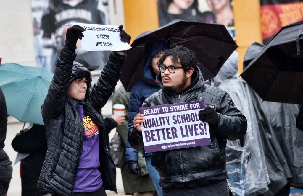 Distrito Escolar Unificado de Los Ángeles logra acuerdo tentativo con sindicato de trabajadores