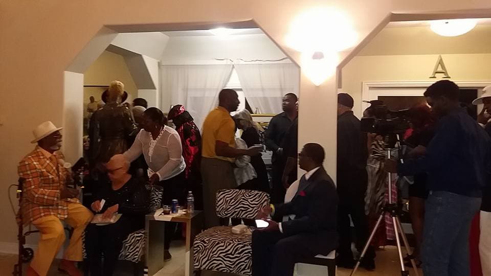 Dentro de la casa, también se vivió un gran ambiente, pues la familia Jackson es muy grande.