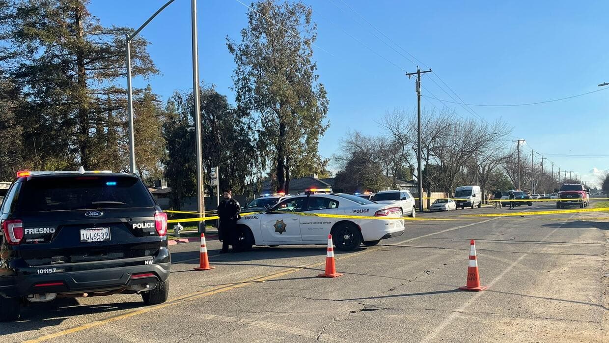 Cuerpo de mujer embarazada fue encontrado ardiendo en llamas en un callejón de Fresno