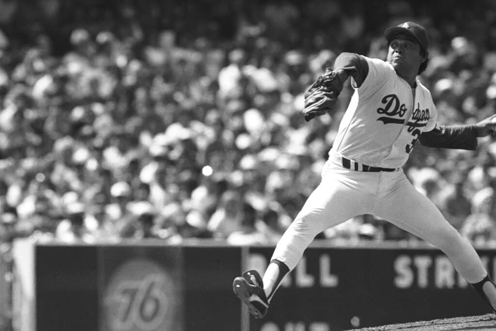 <b>El legado del número 34 ahora es inmortal en Los Ángeles</b>, una ciudad que no olvidará la conexión que, a través del béisbol, Fernando ‘El Toro’ Valenzuela construyó entre la ciudad y 
<b>la gran población mexicana que vive en el sur de California</b>.