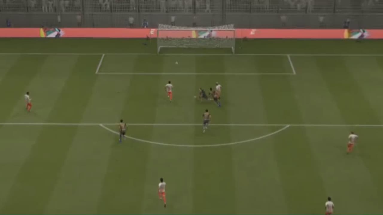 En el futbol virtual, Carlos Gutiérrez destrozó a Daniel Álvarez que terminó jugando con diez hombres.