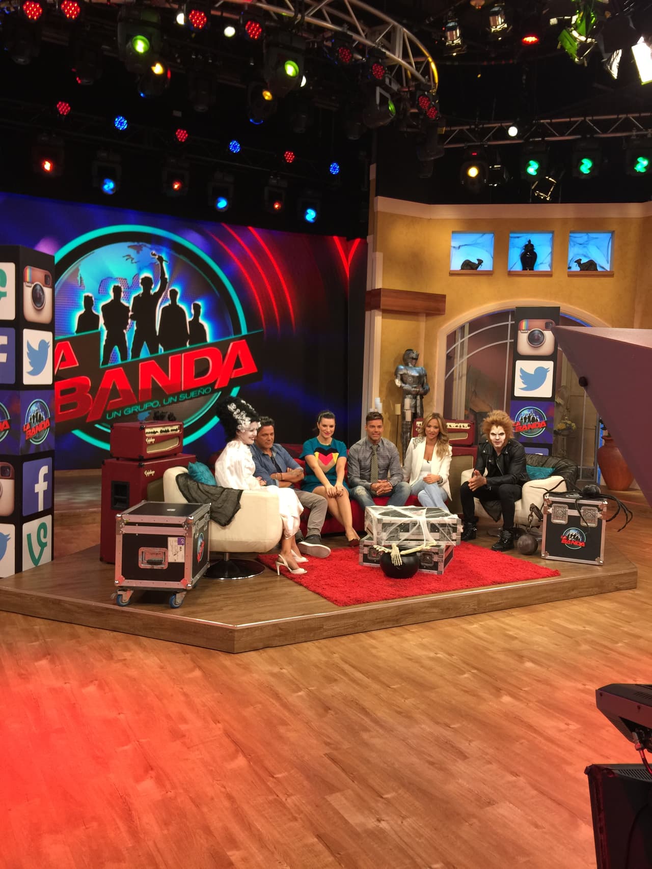 Los jueces ya están listos para los en vivo de La Banda. La competencia entra en su etapa más crucial y los chicos van con todo.