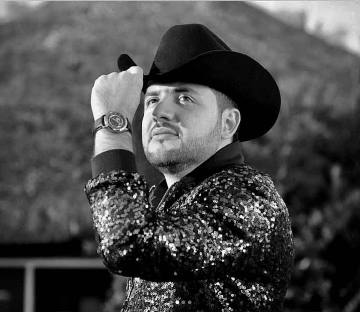 <b>Jorge Valenzuela</b> falleció el 8 de julio a sus 22 años. El cantante de regional mexicano tuvo un accidente en su auto y no sobrevivió a los golpes que sufrió.