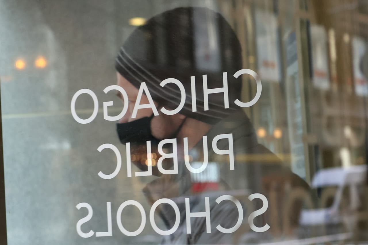 A pesar de esta cancelación, las escuelas continuaron ofreciendo servicios de alimentos, así como eventos de vacunación contra el covid-19.