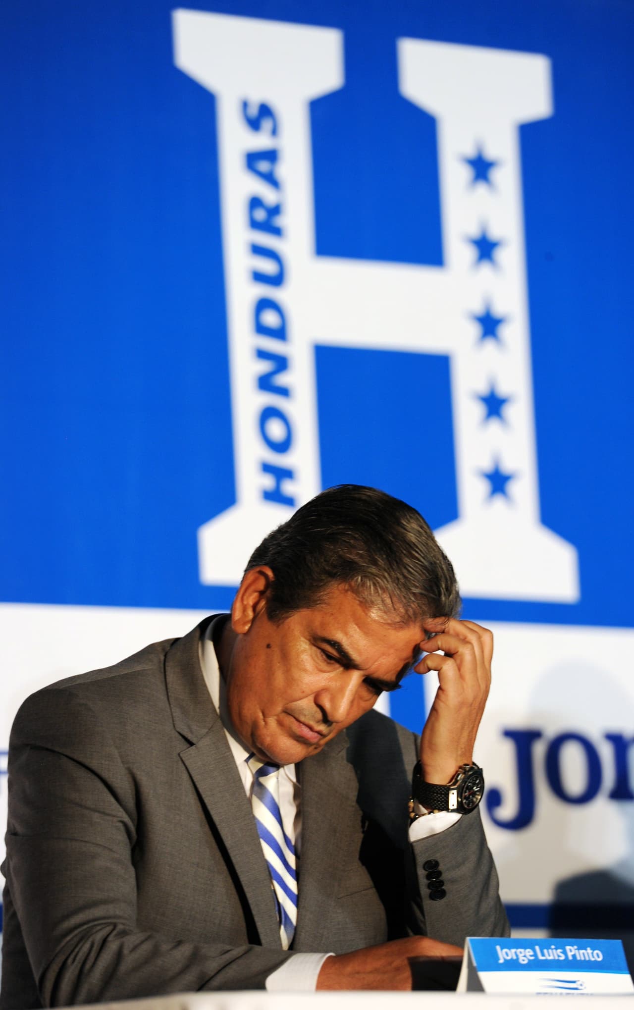 Jorge Luis Pinto envió emotivo mensaje por el fallecimiento de Arnold Peralta