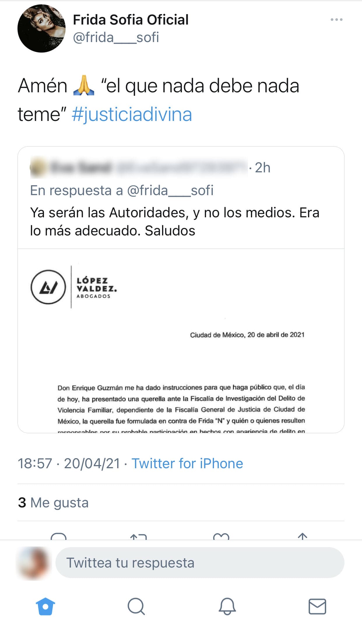 En esa red social, compartió el comunicado de su abuelo y escribió: "Amén. 
<b><a href="https://twitter.com/frida___sofi/status/1384657401287266309" target="_blank">'El que nada debe, nada teme'</a></b>. El breve tuit lo cerró con la etiqueta '#JusticiaDivina'.