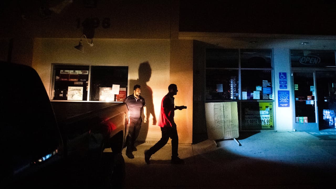 PG&E acepta compensar a clientes afectados por los apagones masivos ante presión del gobernador de California