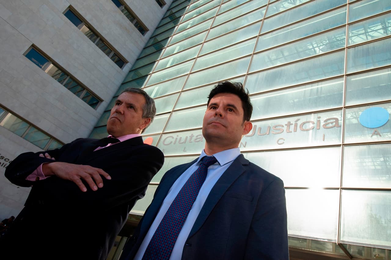 A su vez, la institución presentó el asunto esta semana al Comité de los Derechos Humanos de las Naciones Unidas, según reportaron medios españoles como el diario 
<b><a href="https://www.abc.es/estilo/gente/abci-caso-paternidad-javier-sanchez-santos-contra-julio-iglesias-llega-naciones-unidas-202008250109_noticia.html?ref=https:%2F%2Fwww.quien.com%2Fespectaculos%2F2020%2F08%2F25%2Fjulio-iglesias-hijo-no-reconocido-onu" target="_blank">ABC</a></b> y 
<b><a href="https://www.lavanguardia.com/gente/20200824/482986471249/espana-julio-iglesias-paternidad.html" target="_blank">La Vanguardia</a></b>. 
<br>
<br>