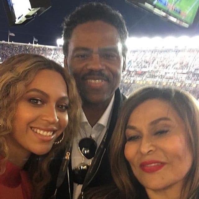 Beyoncé tras su actuación en el medio tiempo.