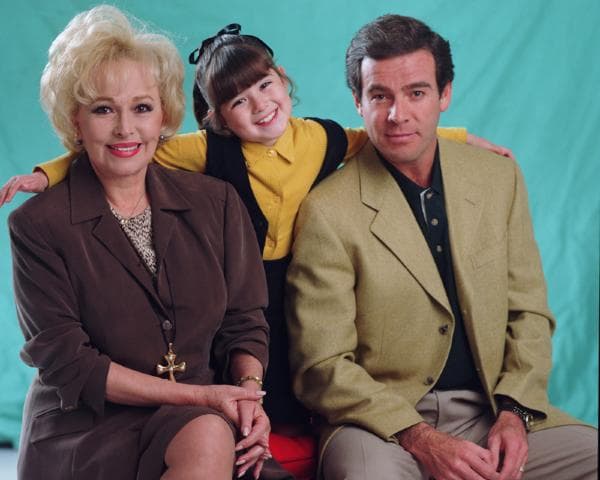 En este melodrama infantil 
<b><a href="http://www.univision.com/programas/novelas/cuanto-han-cambiado-los-protagonistas-infantiles-de-estas-telenovelas-fotos">Mariana</a></b> era hija de Capetillo, mientras Luz María Aguilar era su abuela.