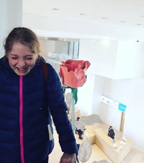 En ese entonces, Edith González afirmó que Santiago Creel siempre había estado pendiente de la hija que ambos procrearon y, aunque él no estuvo presente en el parto, conoció a la niña días después de nacer.