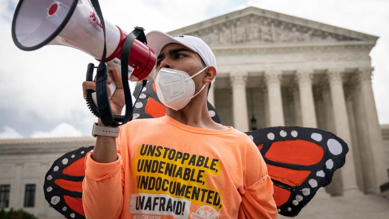 Tras fallo sobre DACA, juez de Texas fija audiencia sobre el programa el 14 de octubre