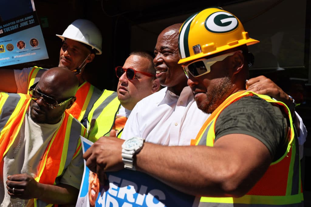 “Este no es mi momento. 
<b>Este es el momento para todas las personas que han tomado una curva de la carretera</b>, pero una curva en el camino no es el final del camino: siempre puedes girar. Esta noche vamos a dar la vuelta y llevar a nuestra ciudad en una nueva dirección”.
<br>
<br>