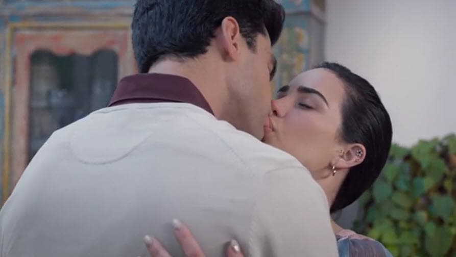 Ambos componen la pareja juvenil de la telenovela y se han ganado el cariño de la audiencia. 
<br>