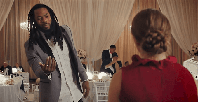 Richard Sherman, de los San Francisco 49ers. EL comercia tuvo enorme aceptación por la comunidad del fútbol americano.