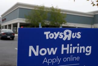 Aunque bajaron, las inscripciones semanales por desempleo superaron las previsiones