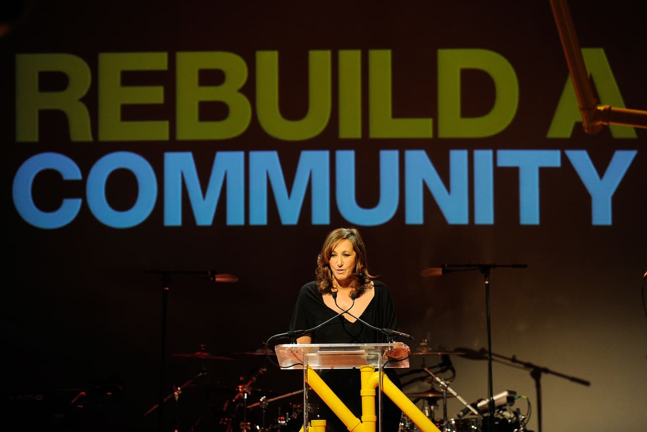 Al igual que con su madre, quienera una guapa modelo.