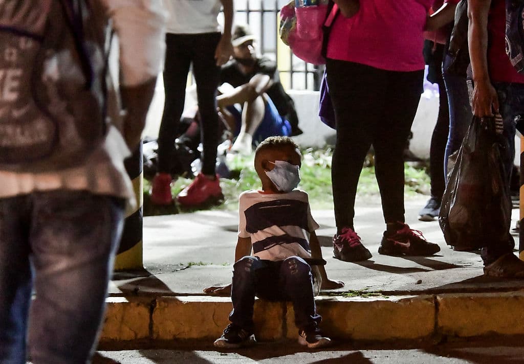 Caravana de inmigrantes que salió de Honduras se disuelve antes de llegar a Guatemala