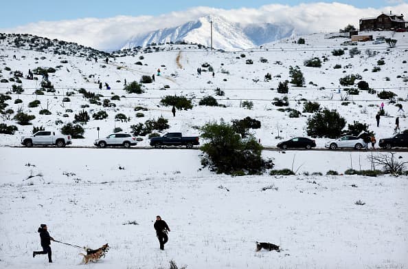 Las nevadas del sur de California alcanzaron los 6 pies en Mountain High y la lluvia superó las cinco pulgadas en Cucamonga Canyon.