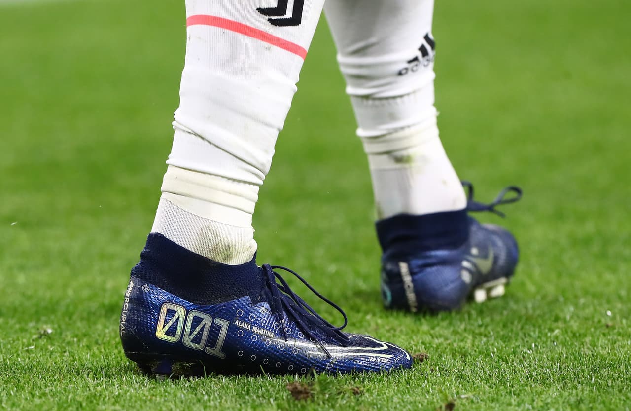 En dicho cotejo por la Serie A de Italia, 'La Vecchia Signora' se impuso 2-1 con doblete del portugués que usó estos botines.