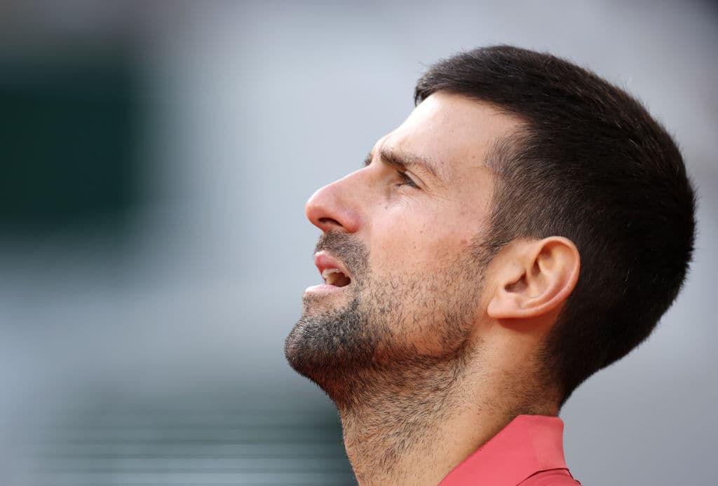Djokovic decide operarse con esperanza de jugar en los Olímpicos