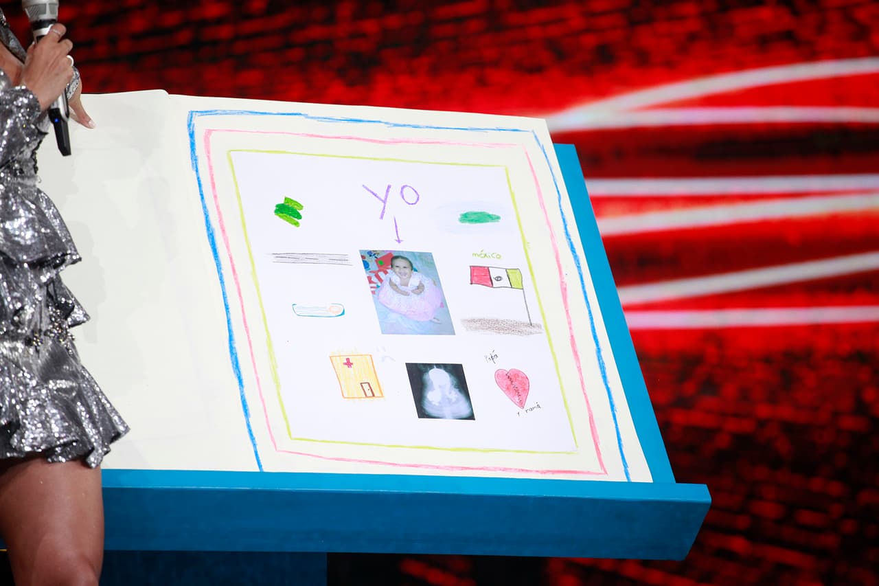 La niña nos presentó una foto suya de cuando era bebé. ¡Qué bella!