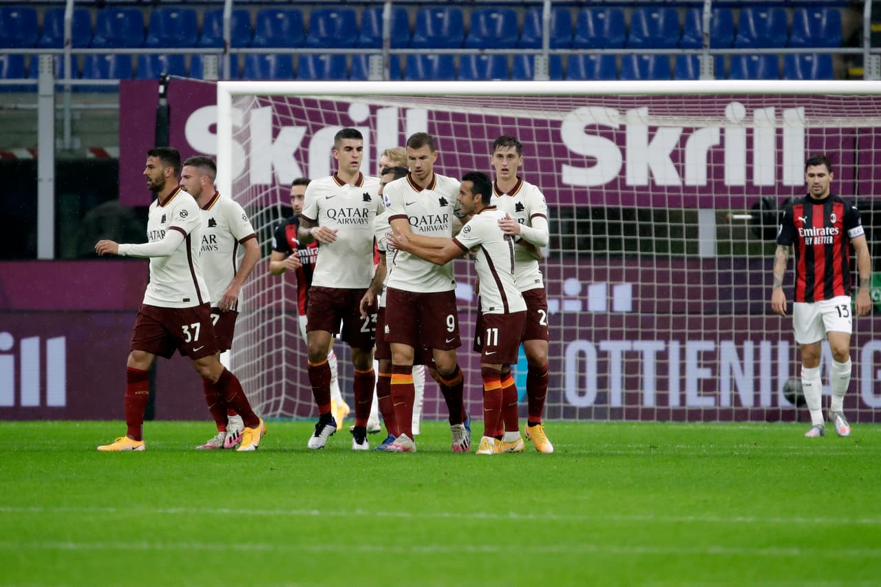 Partido intenso en la Serie A, pues Milán y Roma empatan con tres goles. Zlatan Ibrahimovic abrió el marcador, marca doblete y suma 58 goles con su equipo, Dzeko, Veretout y Kumbulla anotan goles para la Roma, mientras que para los ‘Rossoneri’, Saelemaekers sumó al marcador para cerrar la quinta jornada.