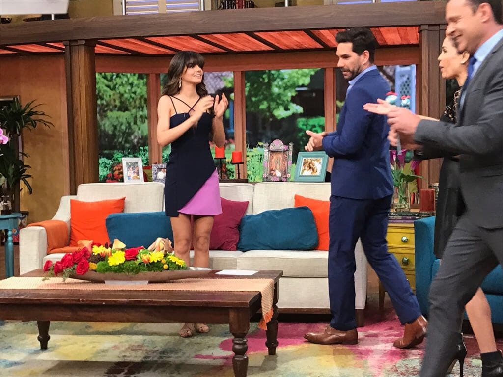 Los protagonistas de la exitosa serie 'La Piloto' llegaron felices de estar en nuestra casa.