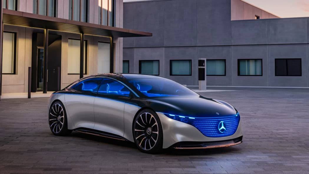 Estas se unen a través de unas delgadas luces que además dan la impresión de separar la cabina del resto del cuerpo.