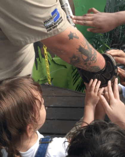 También resultó una nena muy valiente ya que, como podemos ver, no le teme a nada.