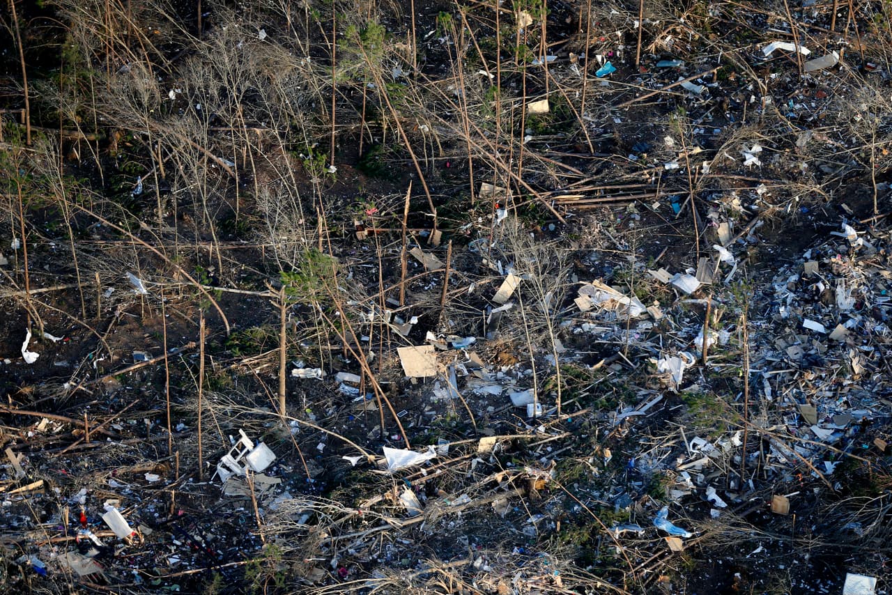 Este brote de tornados es el más mortal desde que un fenómeno masivo similar golpeó Moore, Oklahoma, en mayo de 2013. Entonces murieron 24 personas y 375 resultaron heridas.
