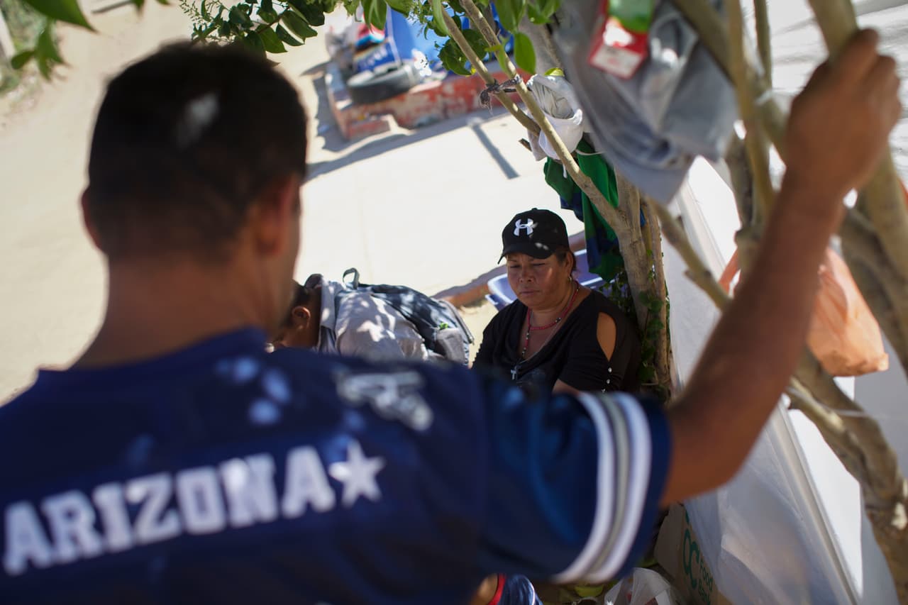 Heidy cuenta que en Nogales los ven con “indiferencia”, como si fueran “un bicho raro”. Antes de llegar a Sonora estuvo cuatro meses en Chiapas, en la frontera entre México y Guatemala, donde sufrieron de discriminación, dice.