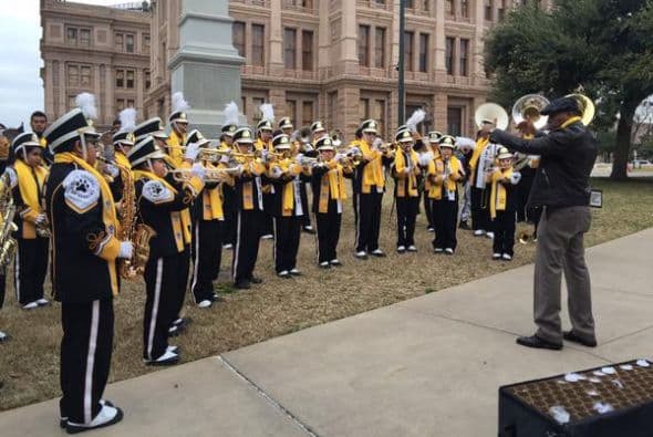 Miles de promotores de la campaña “Texas School Choice” marcharon este jueves para expresar la importancia de tener mejores opciones educativas. (Foto: Twitter)