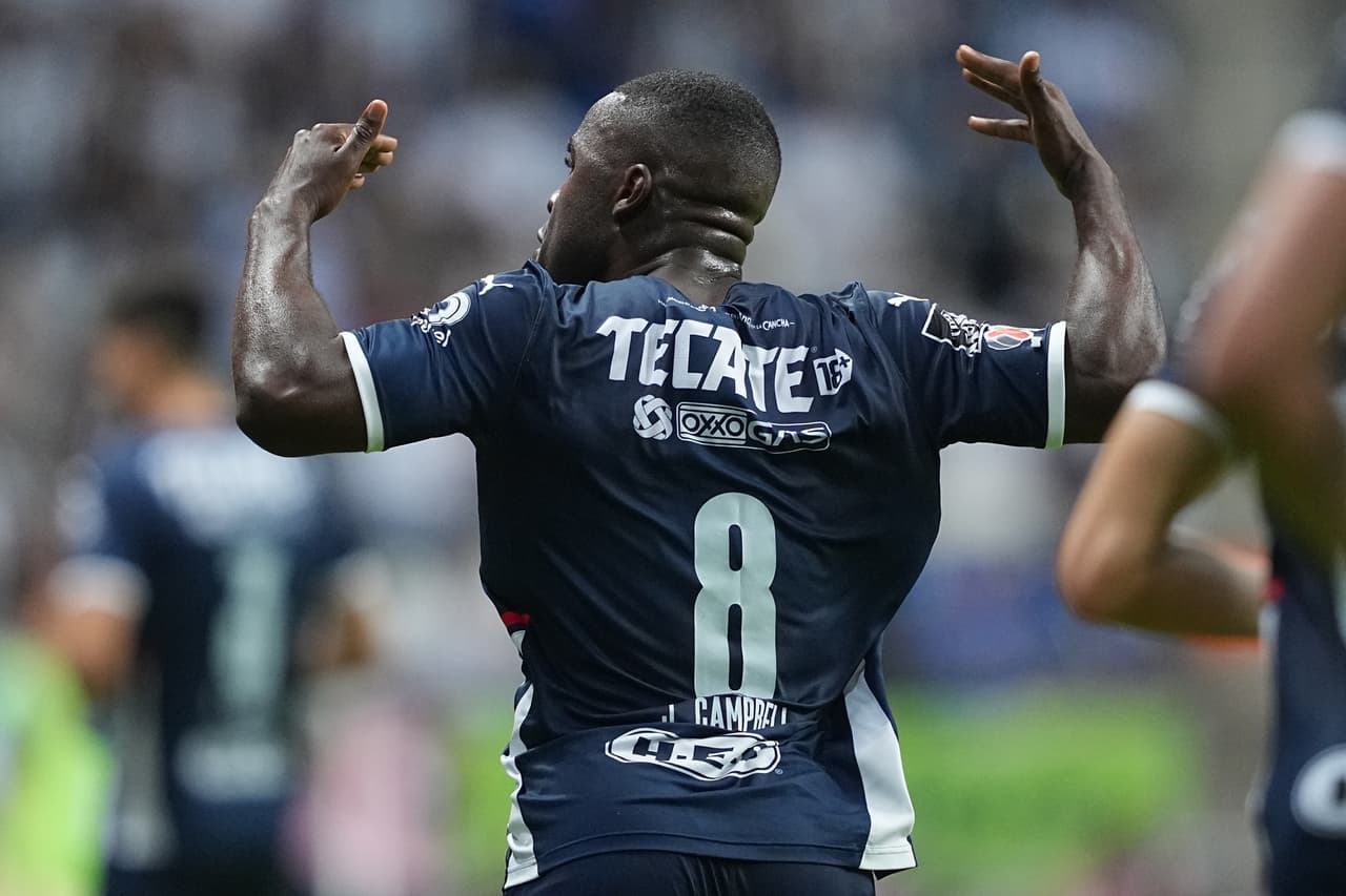 Pero 4 minutos después, Joel Campbell encontró el empate para Rayados tras un rebote de Ochoa nacido de un disparo de Funes Mori. El balón impactó en la mano de un defensa de América, pero el gol contó.