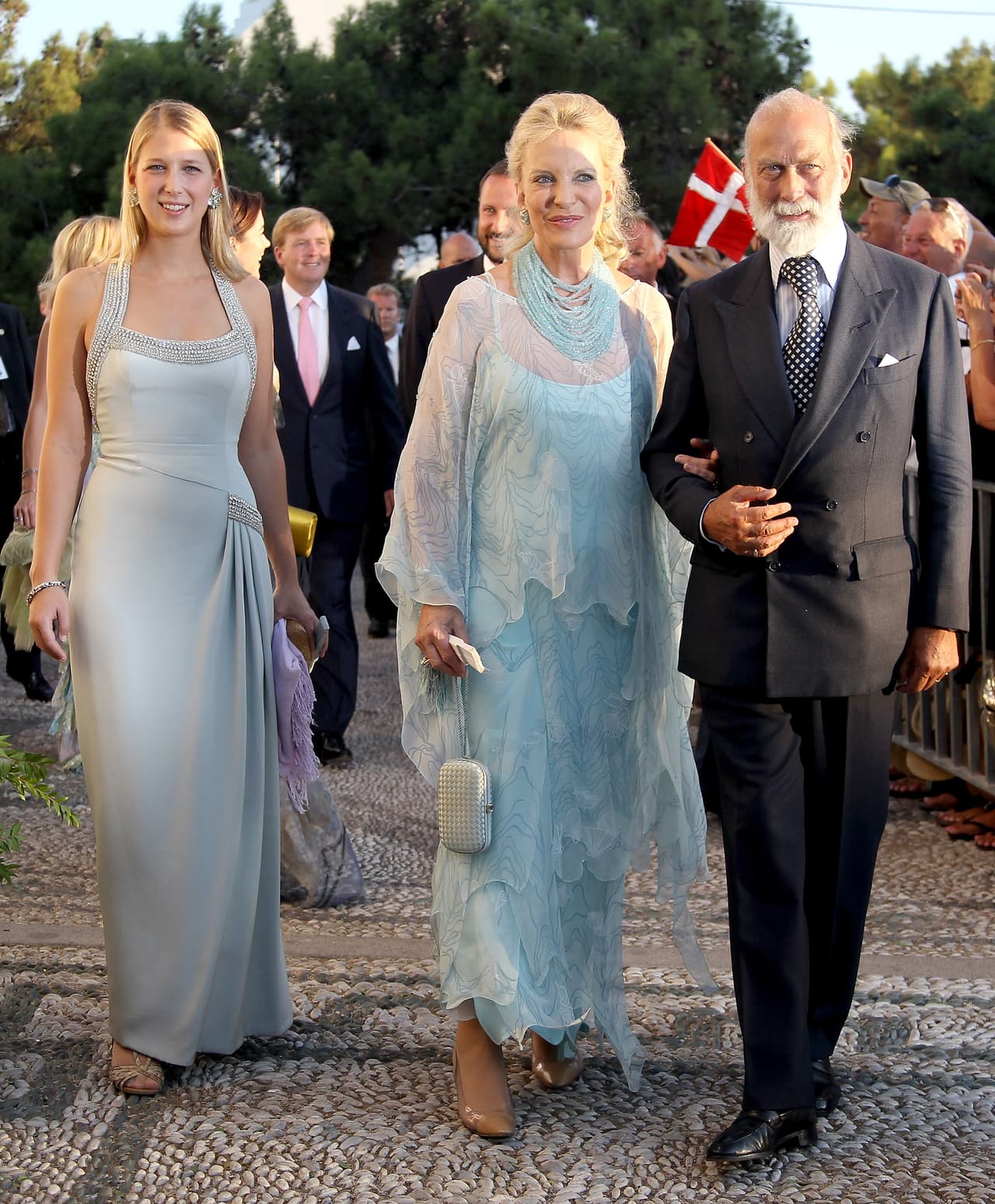 Información publicada por la revista Hola, da cuenta de que Lady Gabriella Windsor y Thomas Kingston tendrán un enlace costeado por completo por el príncipe Michael de Kent, por lo que será una fiesta pequeña, sin muchos invitados, a diferencia de las dos bodas reales anteriores.