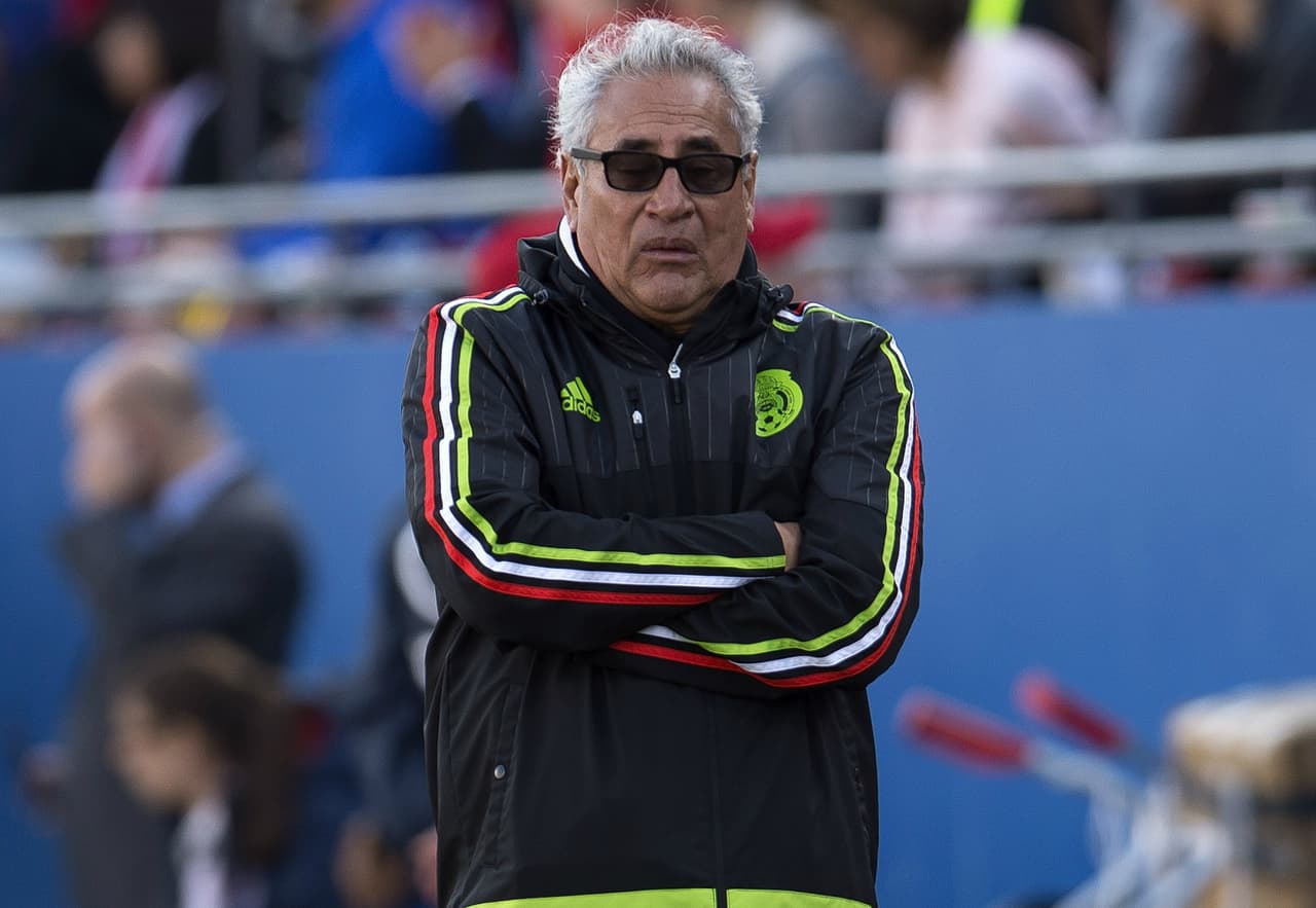 Leonardo Cuellar dispuesto a dejar el Tri femenil tras eliminación