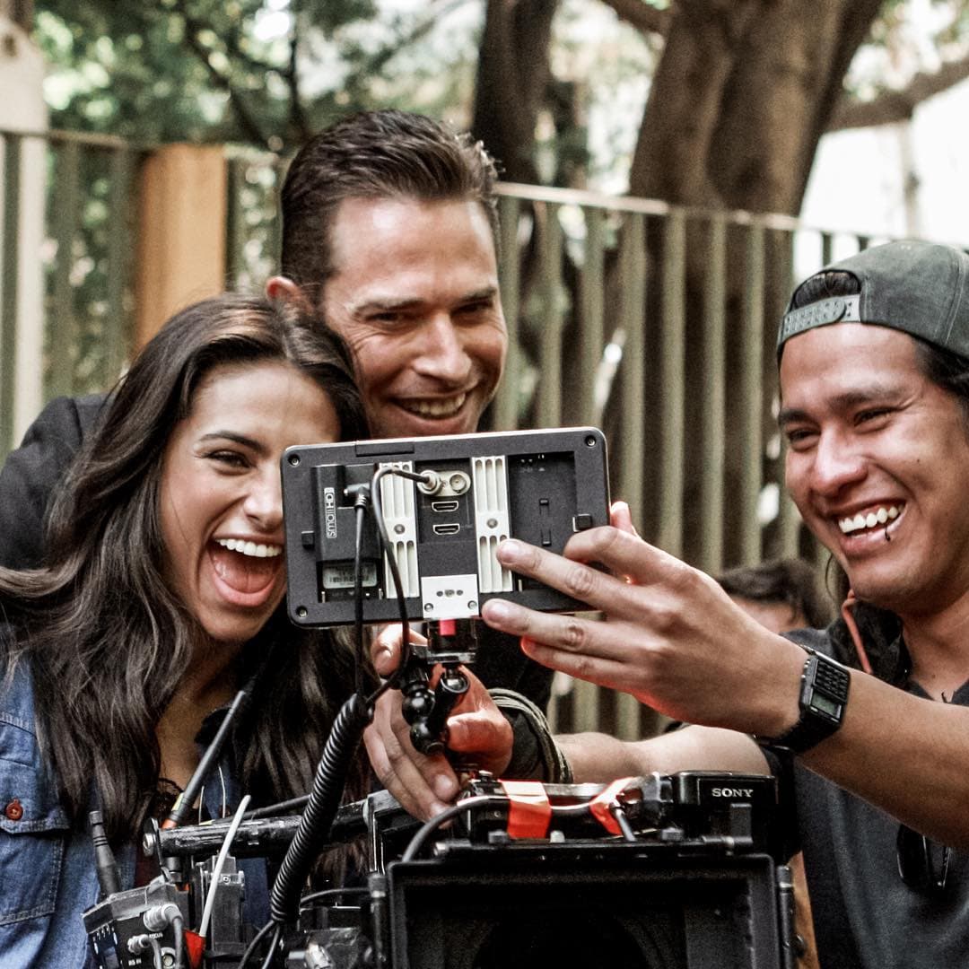 Como dejaron constancia en redes sociales, los protagonistas se divirtieron mucho dando vida a Miguel y Adela.