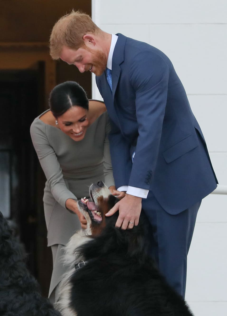 La institución que Yates preside fue la encargada de divulgar en diciembre pasado
<b><a href="https://www.univision.com/famosos/herencia-archie-meghan-markle-harry-postal-navidena-2020-fotos" target="_blank">la única postal navideña</a></b> de Meghan Markle y su familia, ante la
<b><a href="https://www.univision.com/famosos/el-principio-del-fin-este-es-el-ultimo-mensaje-de-meghan-markle-y-harry-que-veras-en-su-cuenta-real-de-instagram-fotos" target="_blank">falta de redes sociales oficiales</a></b> por parte del famoso matrimonio.
<br>