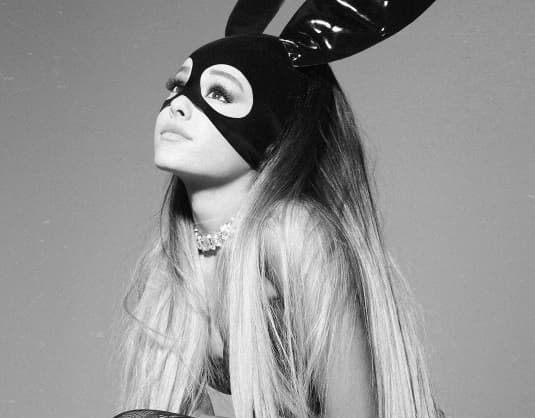 A partir de ahora, Ariana Grande es una 'mujer peligrosa'
