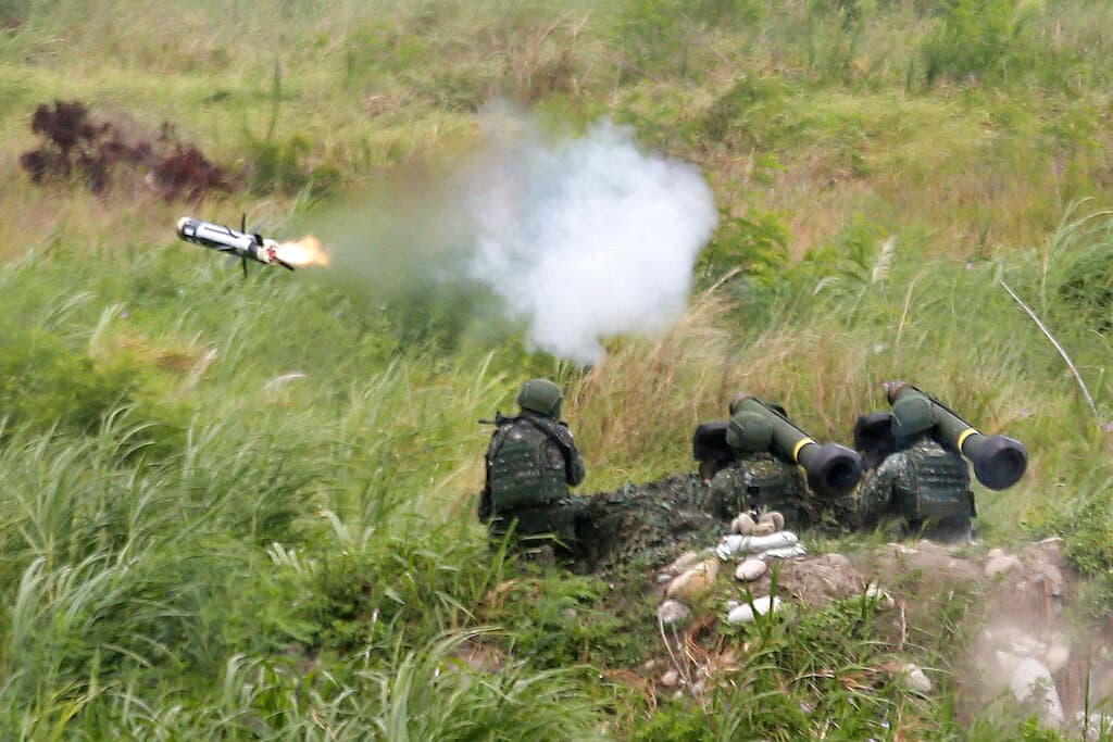 The U.S. has already delivered about 2,600 Javelin anti-armor systems to Ukraine. The Javelin is principally used as an anti-tank missile with a range of about 2,500 m (8,200 ft). It is equipped with an infrared image seeker. In this photo: a Javelin missile is fired during military exercises in Taiwan, 16 July 2020.