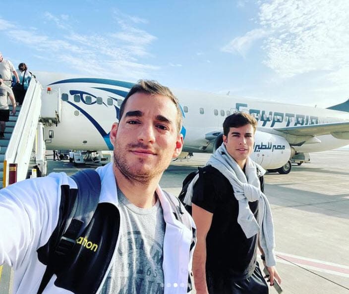 El histrión, de 33 años, es el mayor de cinco hermanos, después le sigue 
<b>Leopoldo</b>, quien es deportista.
<br>