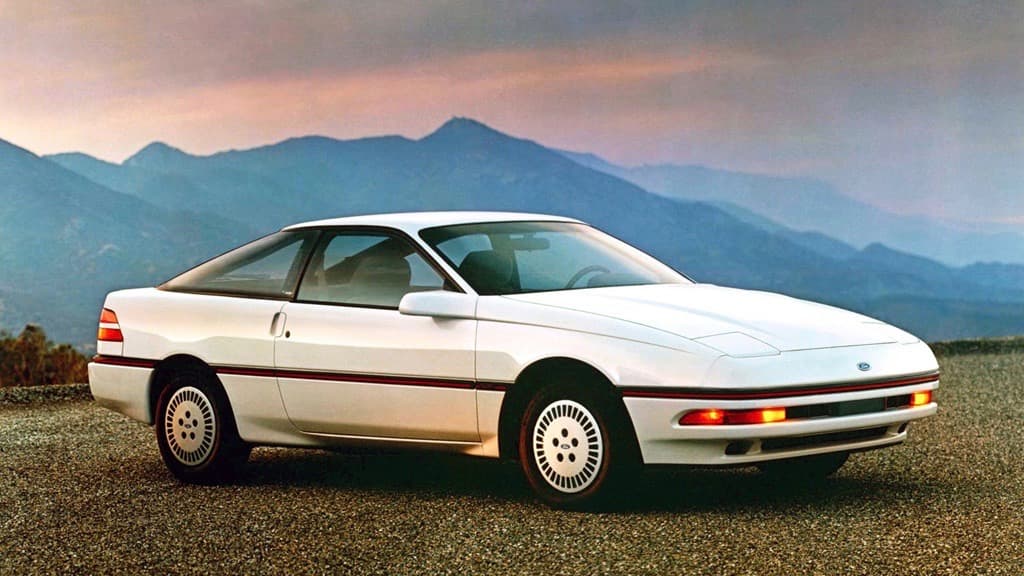 El
<b>Mustang Mazda</b>, que ya estaba listo para sustituir al Mustang en 1988, fue ofrecido al público bajo el nombre de
<b>Ford Probe</b> a partir de ese mismo año. Después de dos generaciones el Probe desapareció en 1997 para nunca más volver.