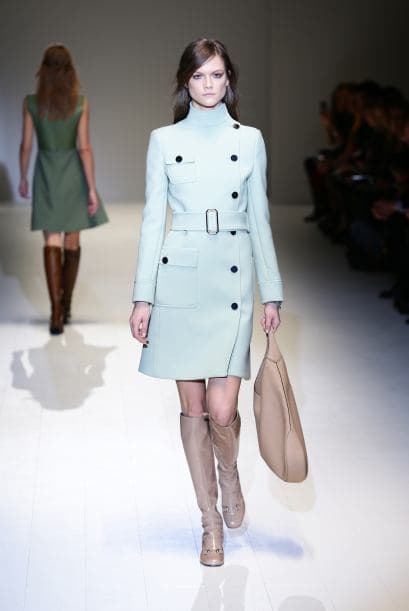 Bolsos ‘folk’. La mejor noticia para las mamás que necesitan llevar de todo es que los prácticos ‘hobo’ han vuelto.