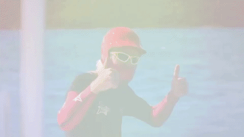 <b>Compiten con Richard Branson quién avanza más en kitesurf</b>: los Obama fueron a la mansión que Richard Branson tiene en British Virgin Islands, y el multimillonario retó a Barack Obama a montar en kitesurf y ver cuál de los dos recorre más distancia.