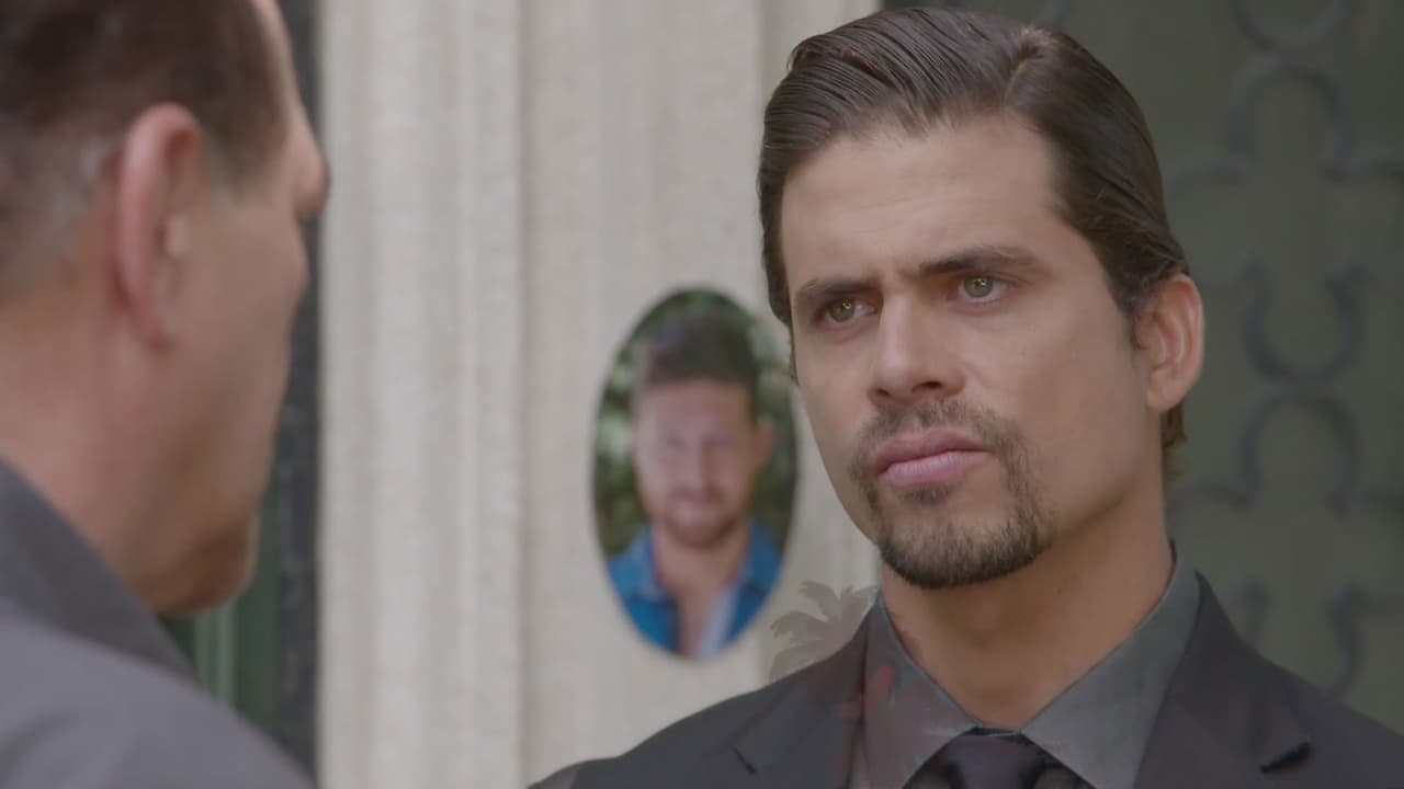 Iñaki no se detendrá hasta conseguir el amor de Ana Leticia y convertirse en un hombre multimillonario. ¿Cuál de los dos villanos te gusta más?