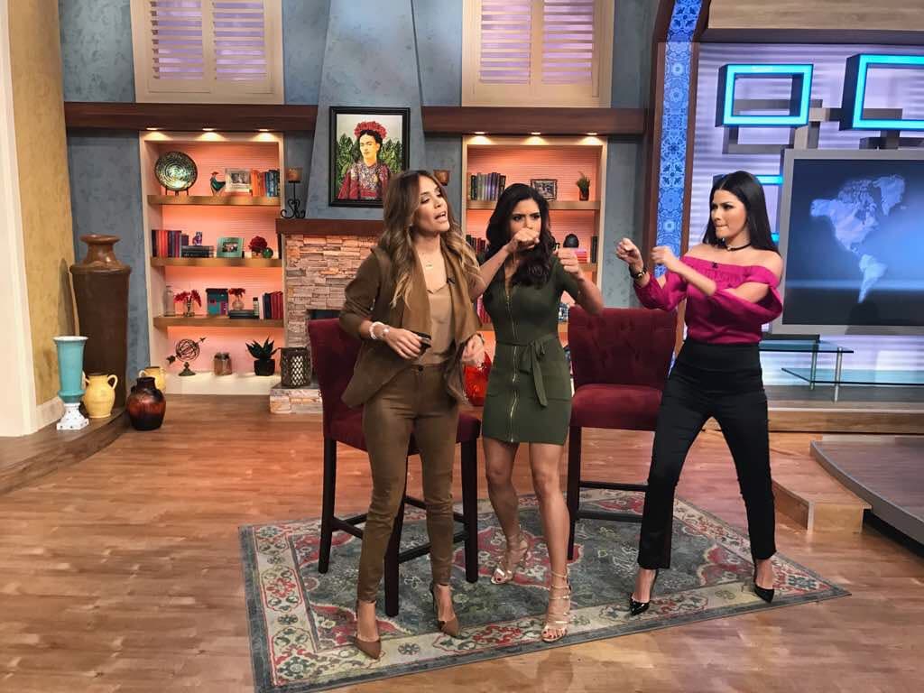 Comenzamos la mañana entrenando, Karla, Francisca y Ana ya están listas para la gran pelea.