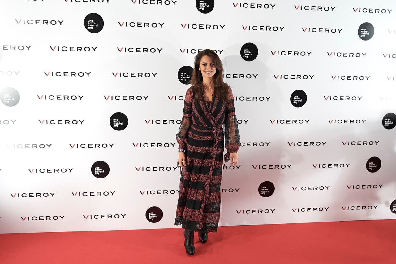 Mira más fotos de su look y del evento a continuación.